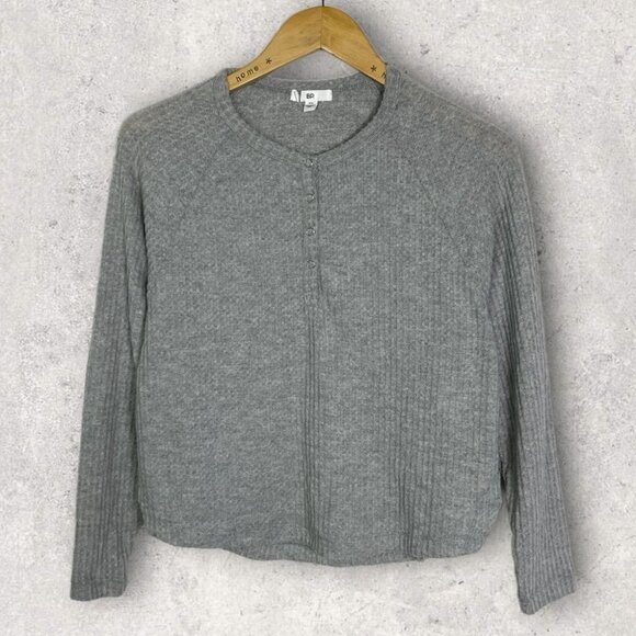 NEW Nordstrom Oversized Waffle Knit Snap Henley Long Sleeve Heather Grey Size XS - Picture 4 of 13